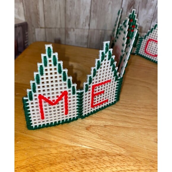 Vintage Plastic Canvas "Merry Christmas" Needlepoint Garland Banner Decor Tree - Picture 2 of 5